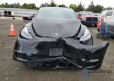 2024 Tesla Model Y из США, поврежденный, VIN 7SAYGDED3RF091266